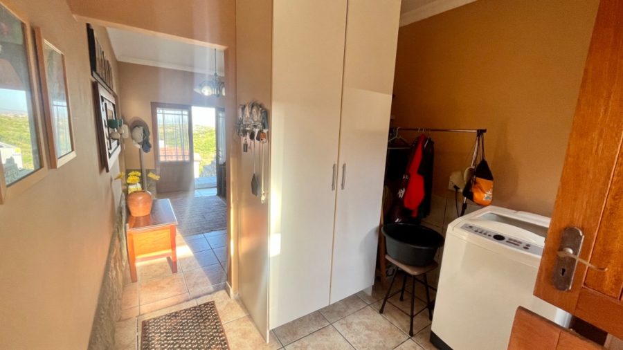 3 Bedroom Property for Sale in Avonddans Western Cape